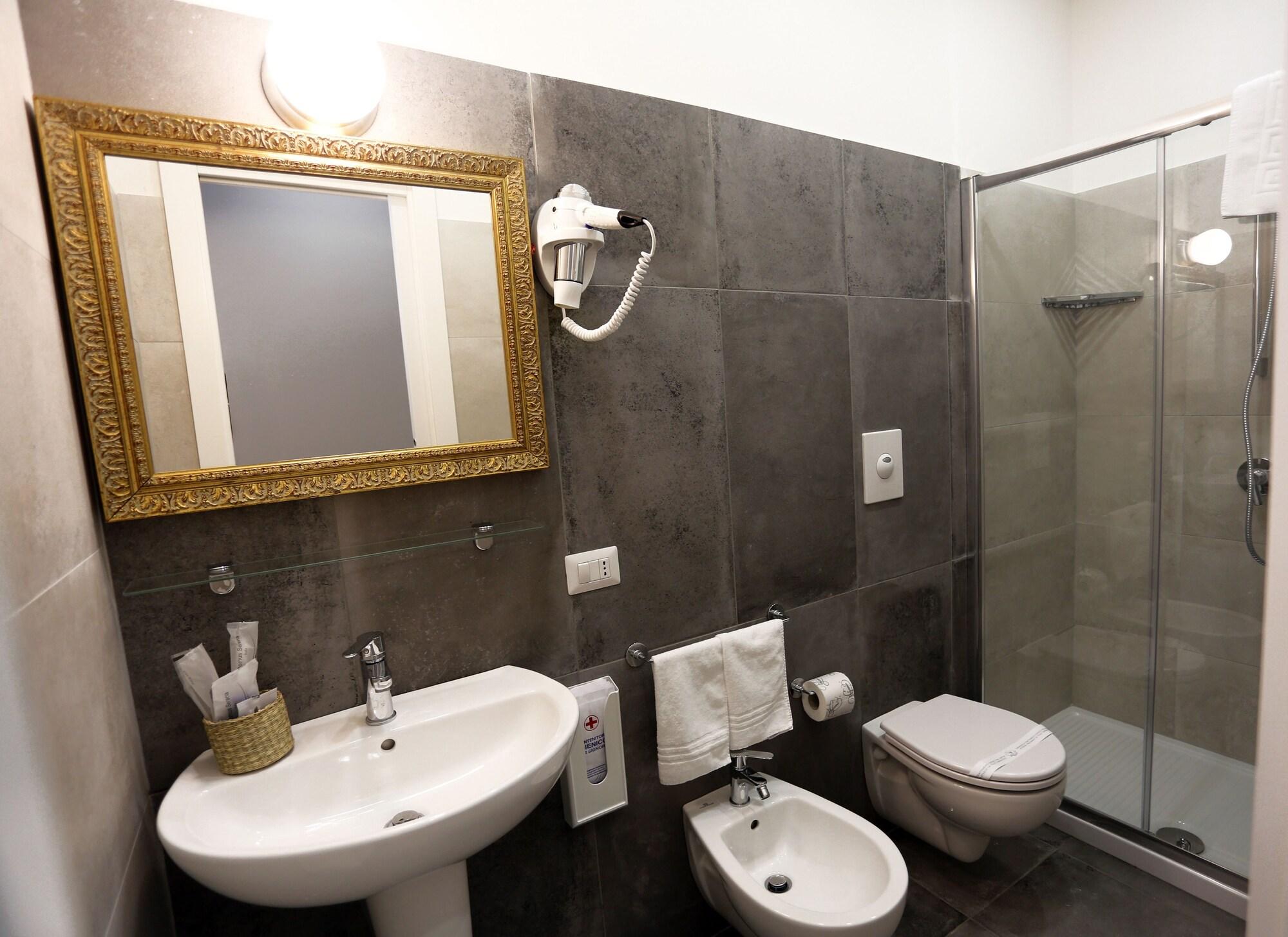 Piazza Bovio 22 Hotel Napoli Ngoại thất bức ảnh